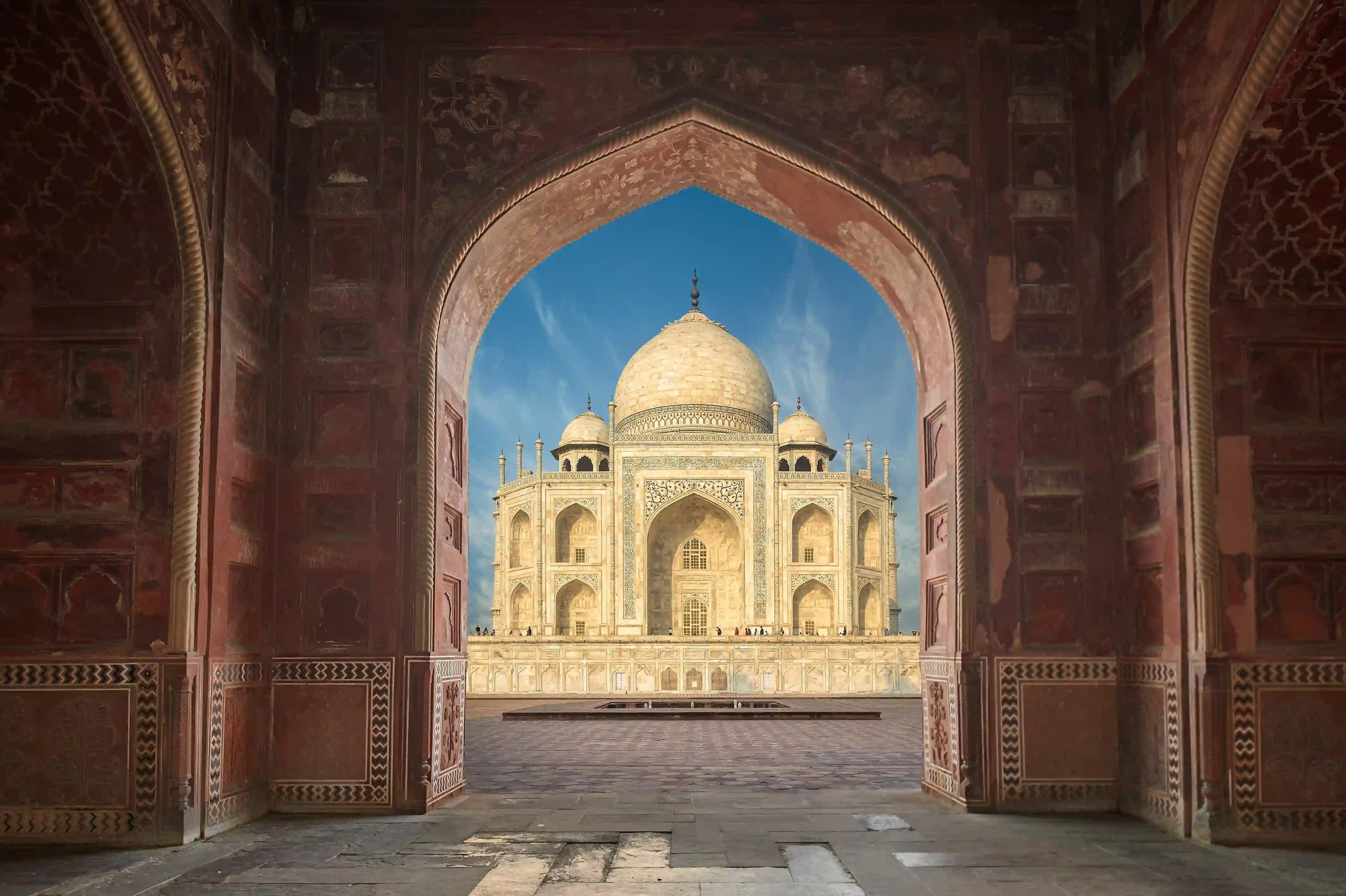 Taj Mahal tour by Luxury Car from Delhi